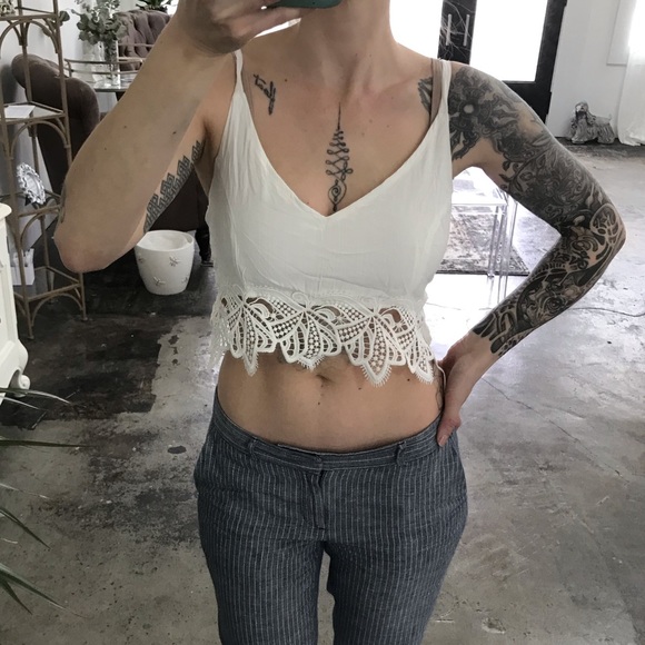 White lace crop top - Picture 3 of 4